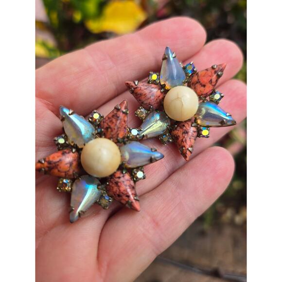 Vintage 1950's HOBE Hobé Star Shaped Faux Pearl & Art Glass Clip On Earrings - Picture 2 of 10